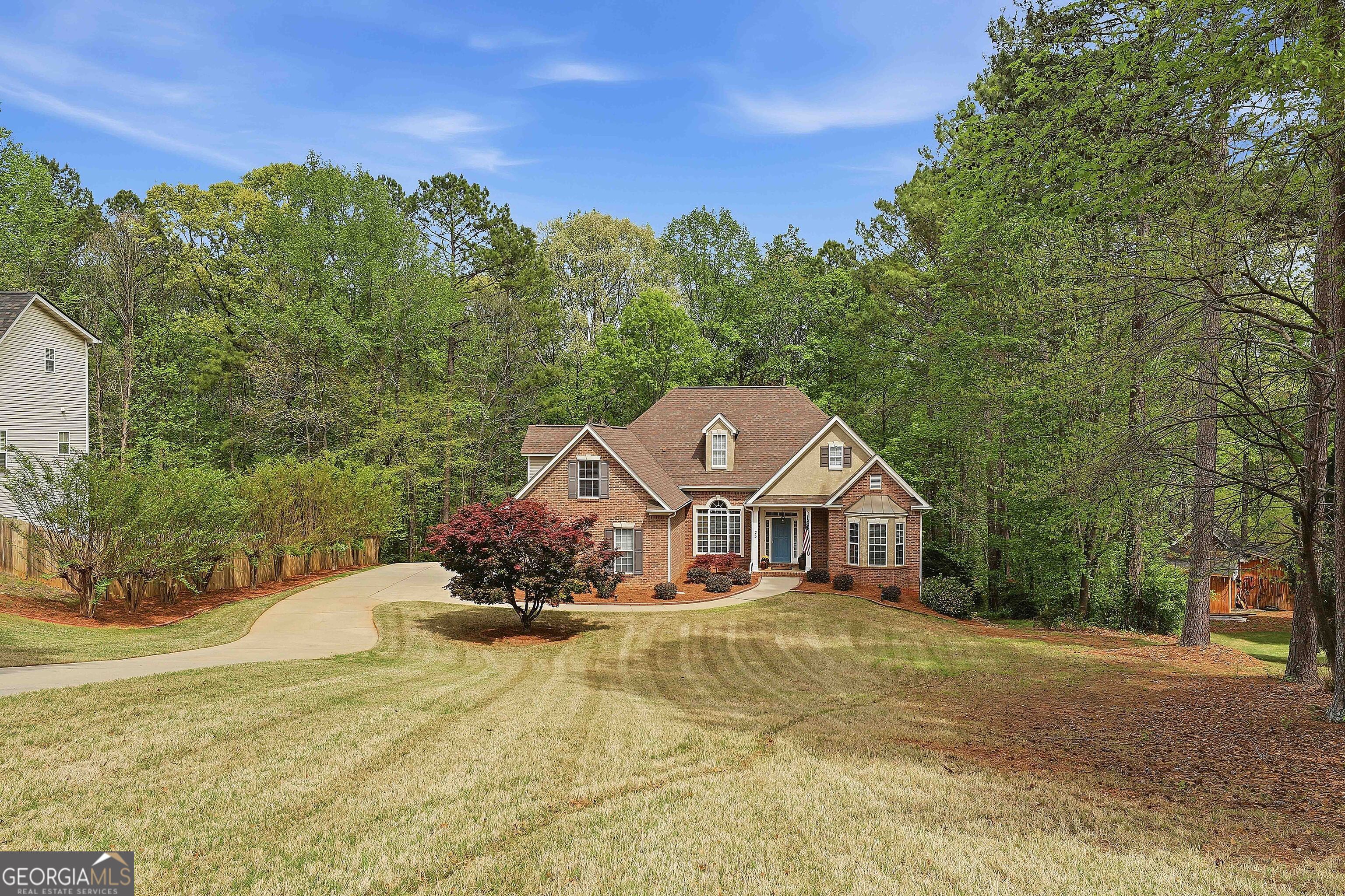25 Lyndhurst WAY
