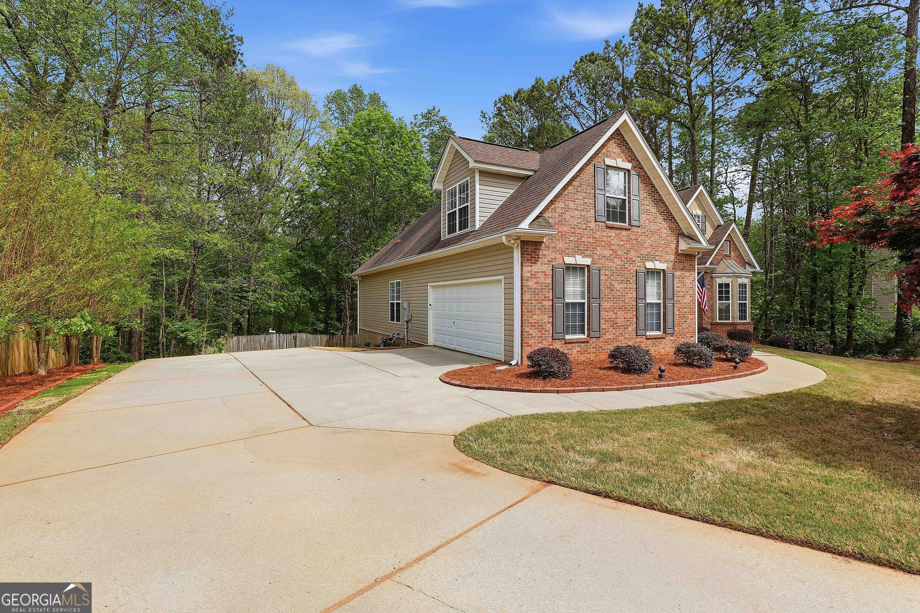 25 Lyndhurst WAY
