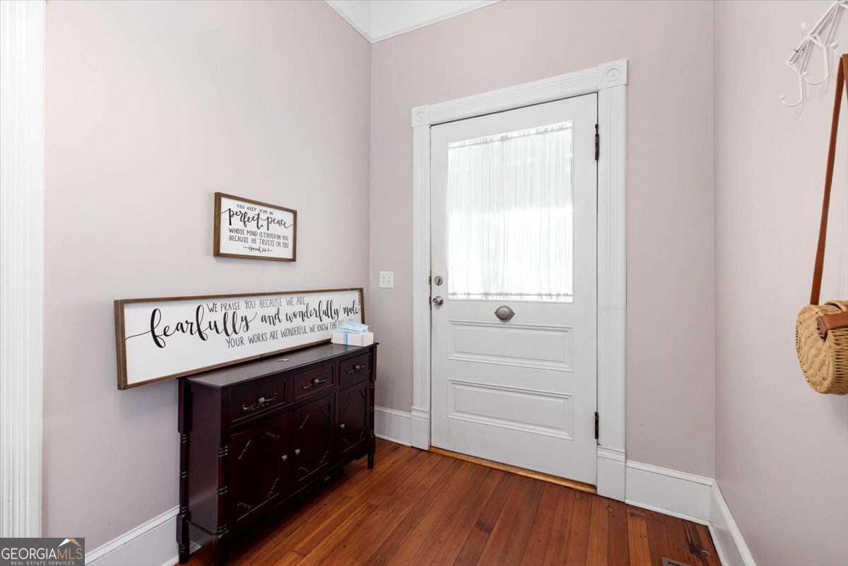 1262 Linden AVE