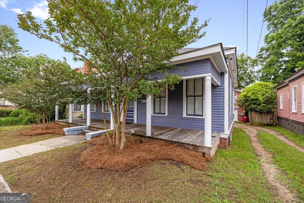 1262 Linden AVE