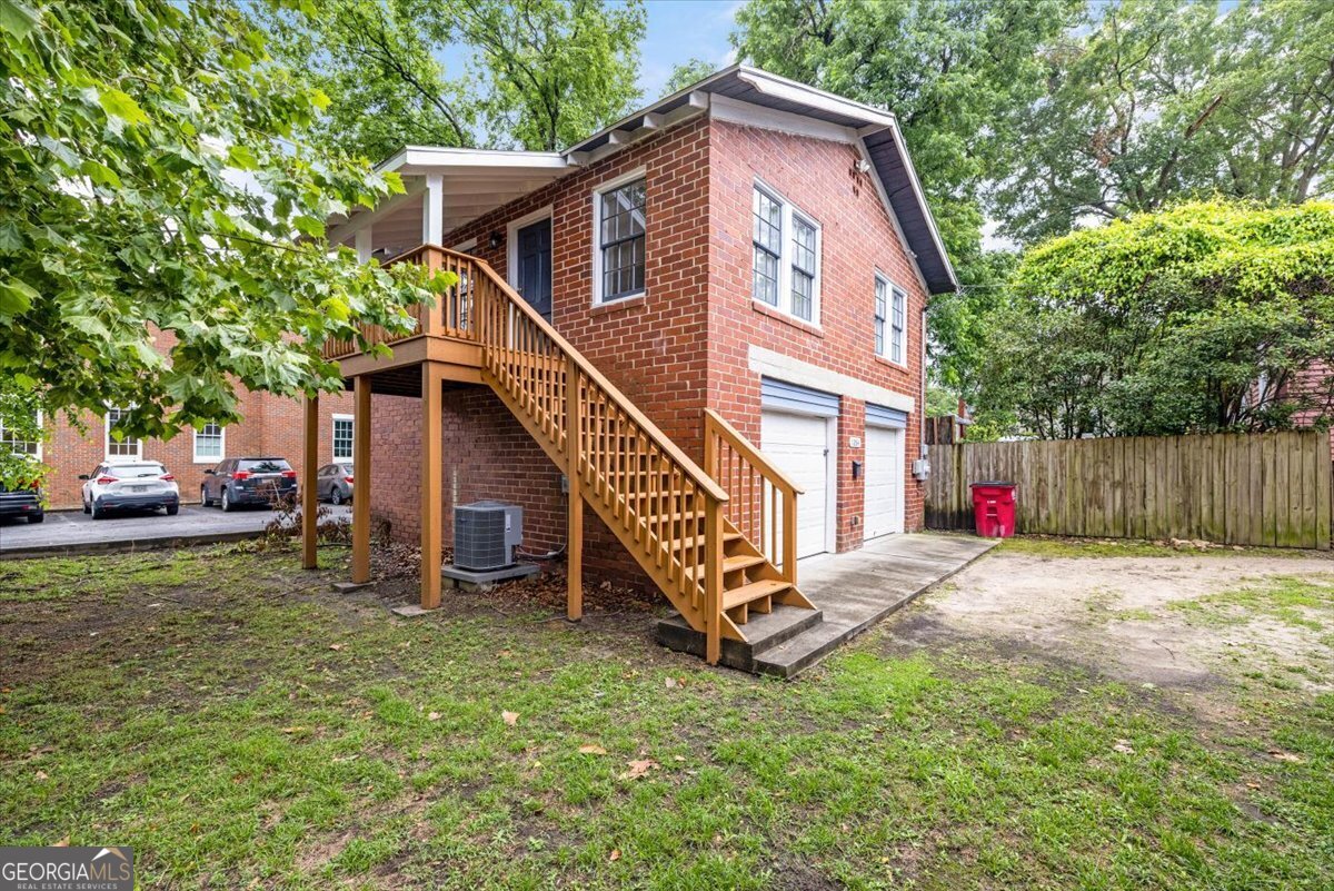 1262 Linden AVE