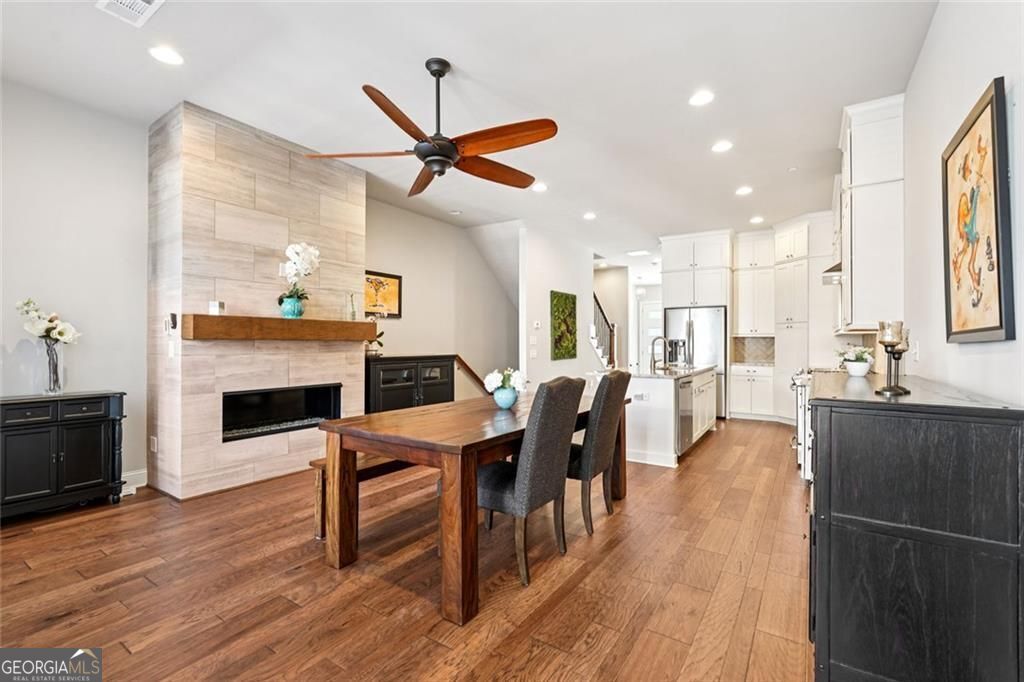 Sandy Springs, Georgia 30342, United States, 3 Bedrooms Bedrooms, ,4 BathroomsBathrooms,Residential,Active,166273