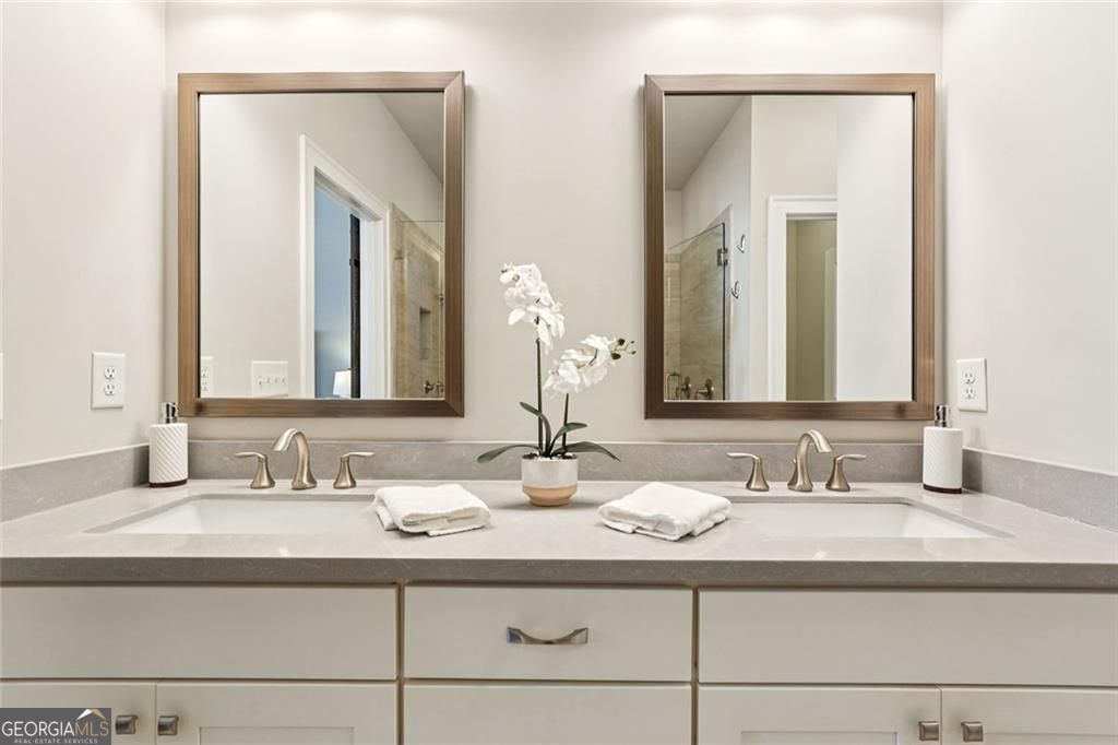 Sandy Springs, Georgia 30342, United States, 3 Bedrooms Bedrooms, ,4 BathroomsBathrooms,Residential,Active,166273