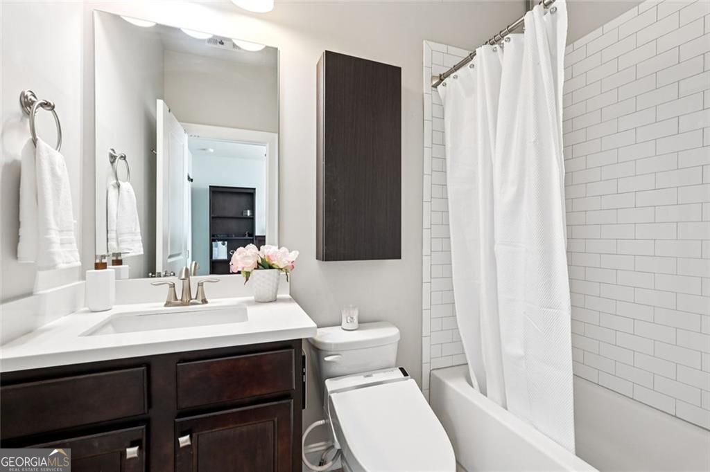 Sandy Springs, Georgia 30342, United States, 3 Bedrooms Bedrooms, ,4 BathroomsBathrooms,Residential,Active,166273