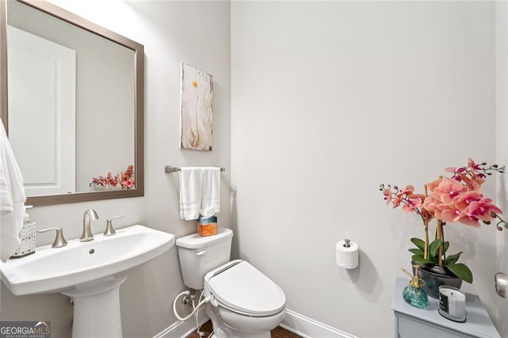 Sandy Springs, Georgia 30342, United States, 3 Bedrooms Bedrooms, ,4 BathroomsBathrooms,Residential,Active,166273