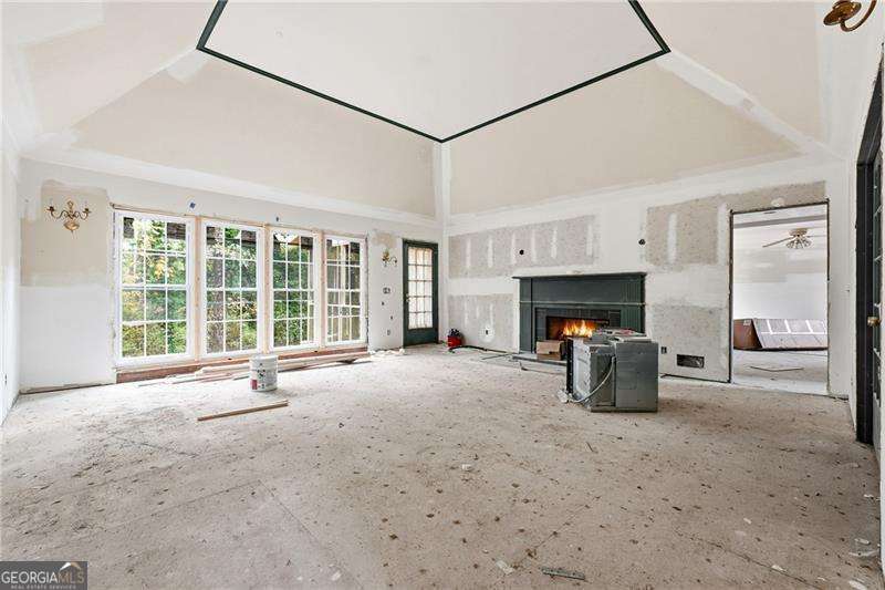 3655 E Fairview RD SW