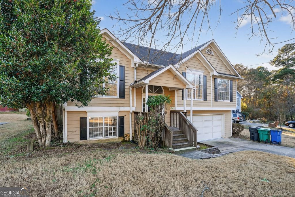 Photo of 238 Heathrow Drive, Riverdale, GA 30274 (MLS # 10664523)