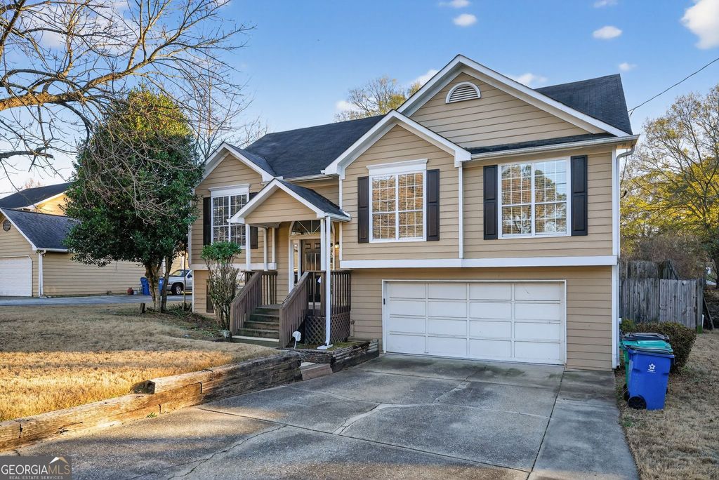 Photo of 238 Heathrow Drive, Riverdale, GA 30274 (MLS # 10664523)