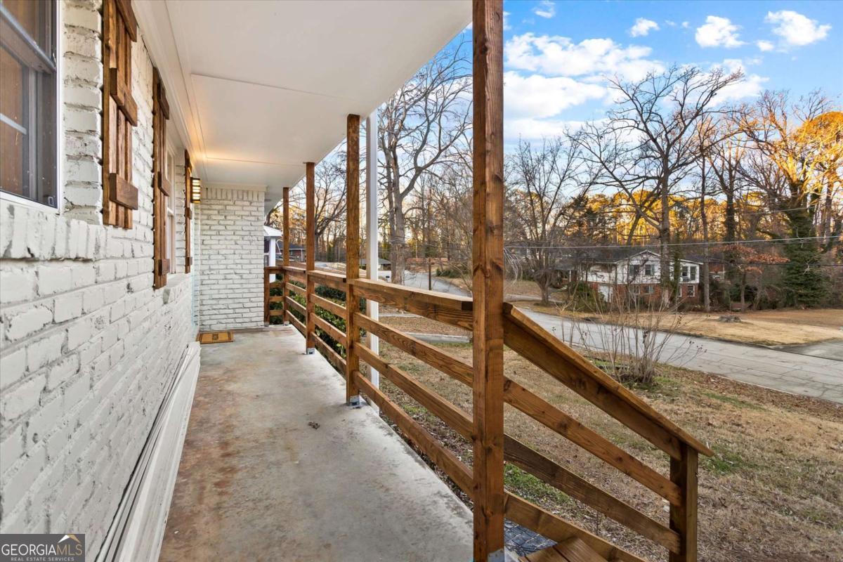 1891 Valley Ridge Dr SW