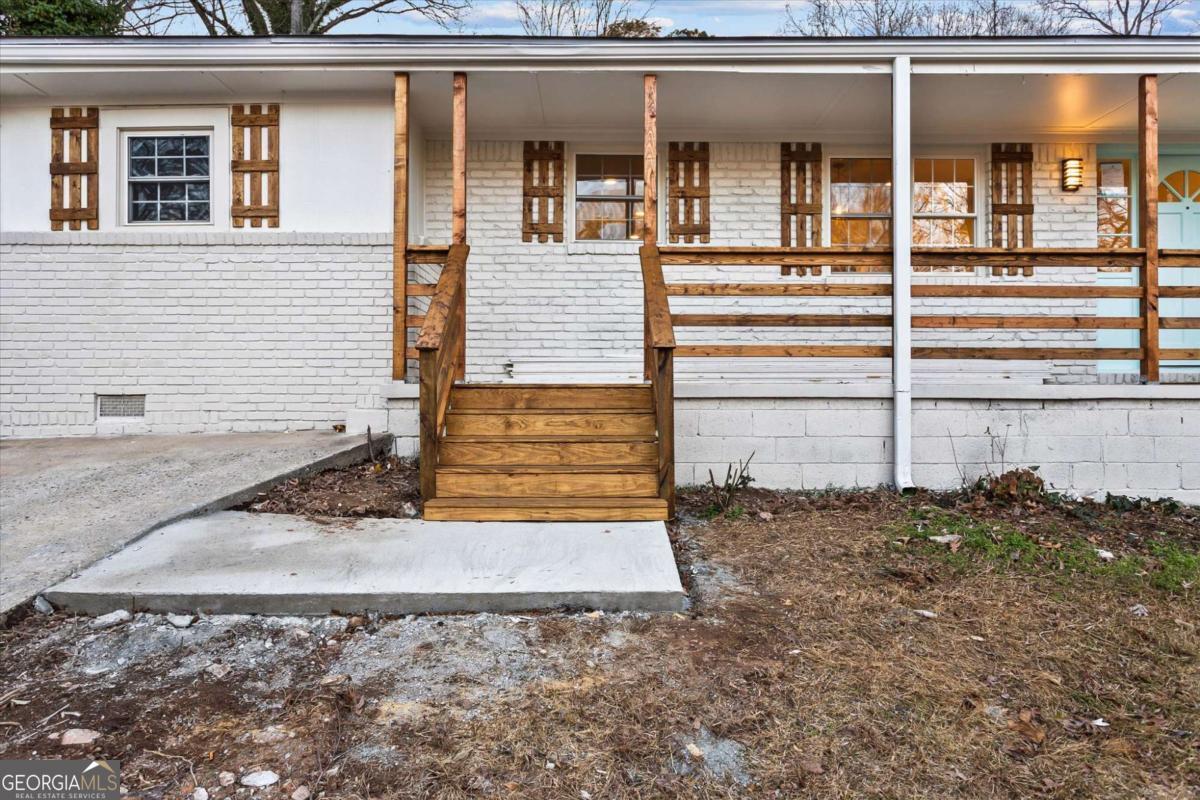 1891 Valley Ridge Dr SW