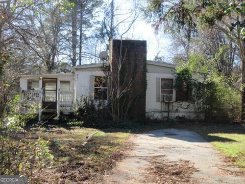 Photo of 59 Skyland Drive W, Locust Grove, GA 30248 (MLS # 10676143)