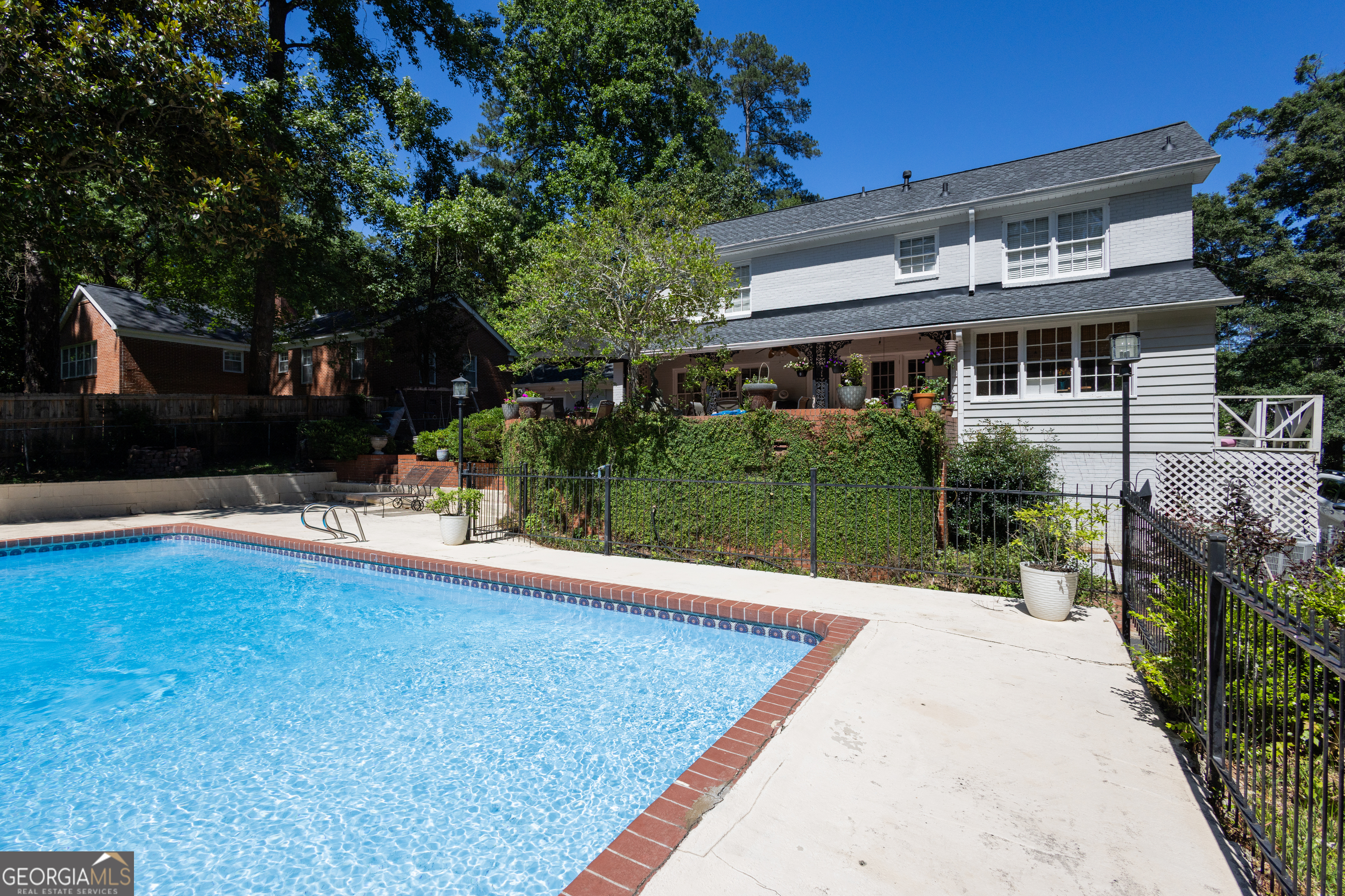 1424 Waverland DR