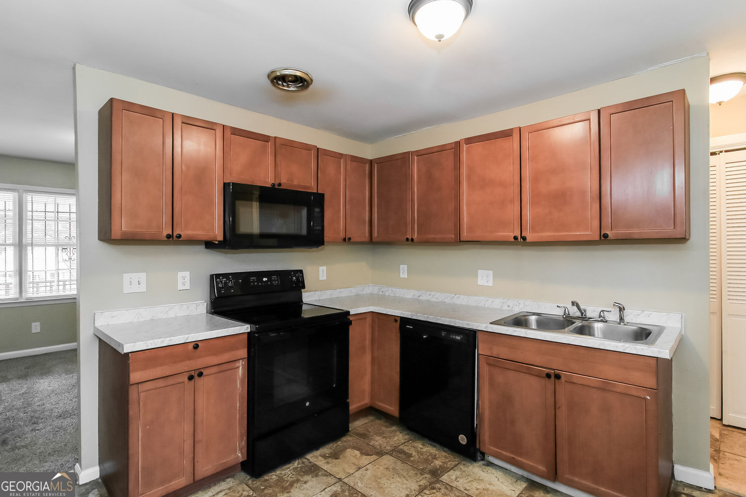 624 Robert E Lee PKWY