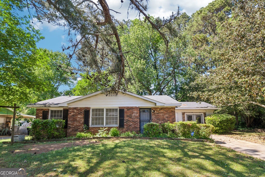 Photo of 1684 Pheasant Drive, Jonesboro, GA 30238 (MLS # 10835021)