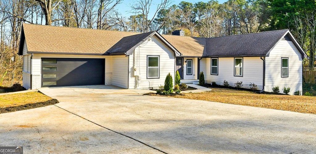 Photo of 1715 Crestline Drive NE, Atlanta, GA 30345 (MLS # 10683147)