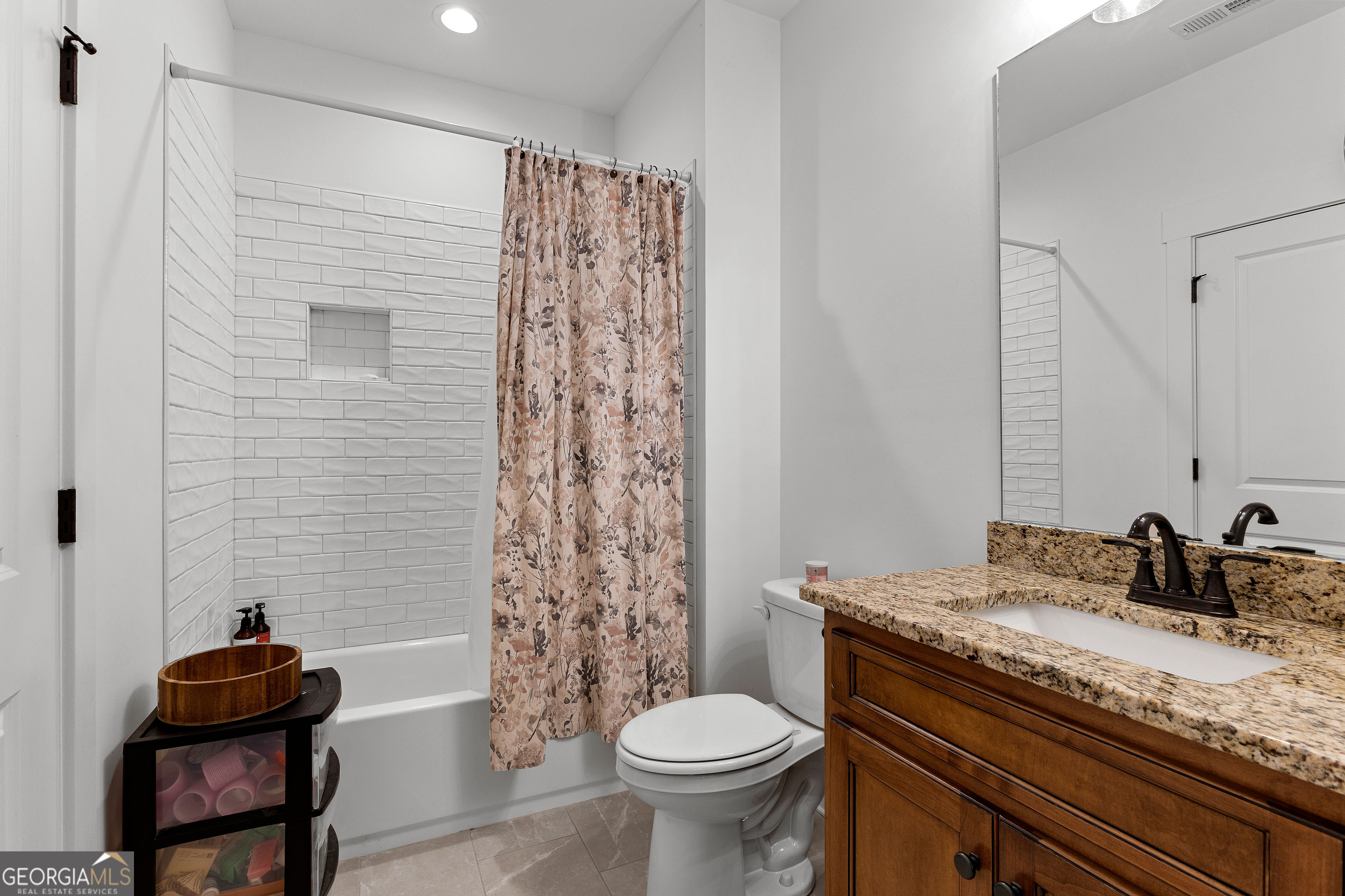 Tyrone, Georgia 30290, United States, 5 Bedrooms Bedrooms, ,5 BathroomsBathrooms,Residential,Pending,151123