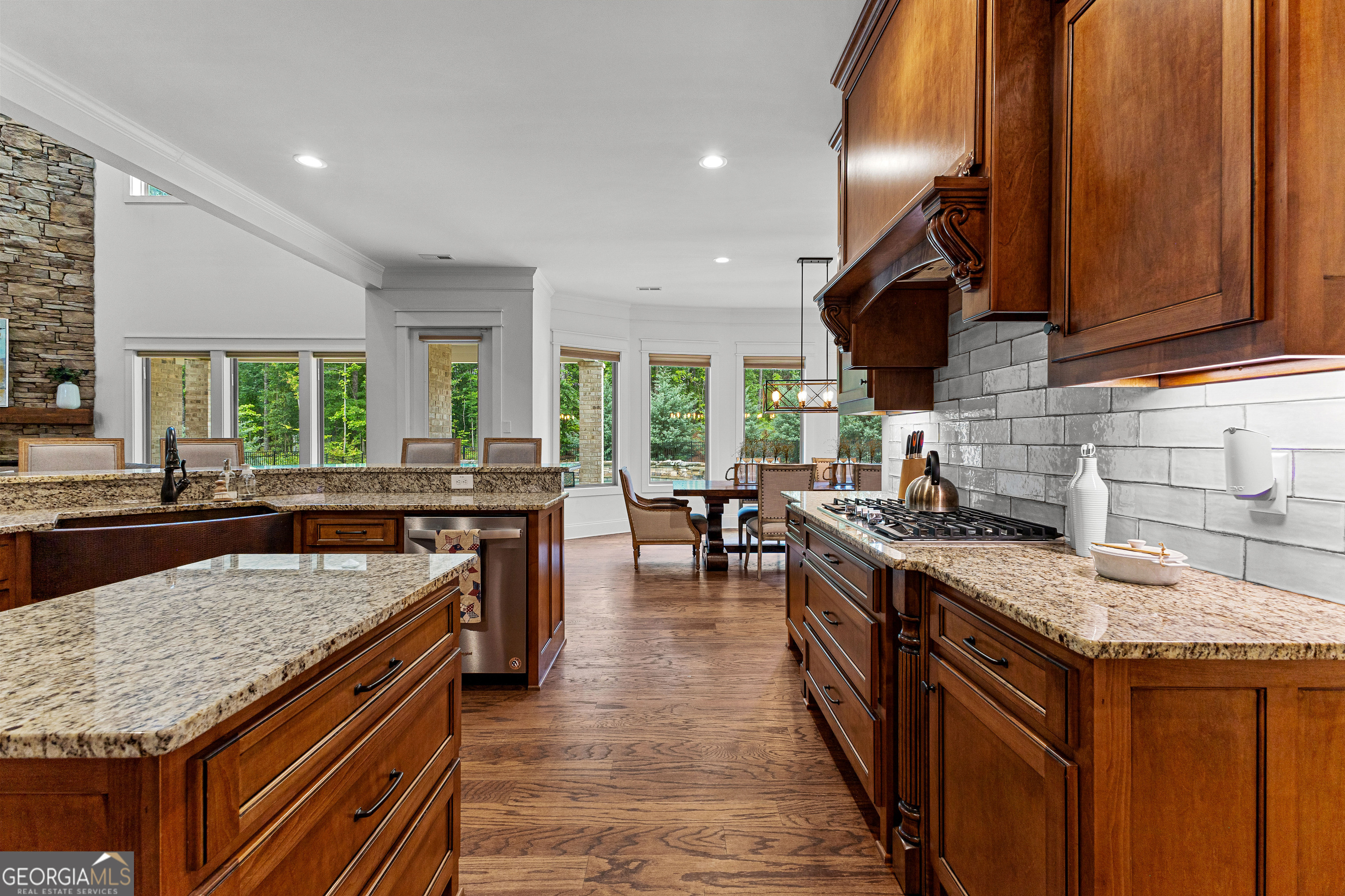 Tyrone, Georgia 30290, United States, 5 Bedrooms Bedrooms, ,5 BathroomsBathrooms,Residential,Pending,151123