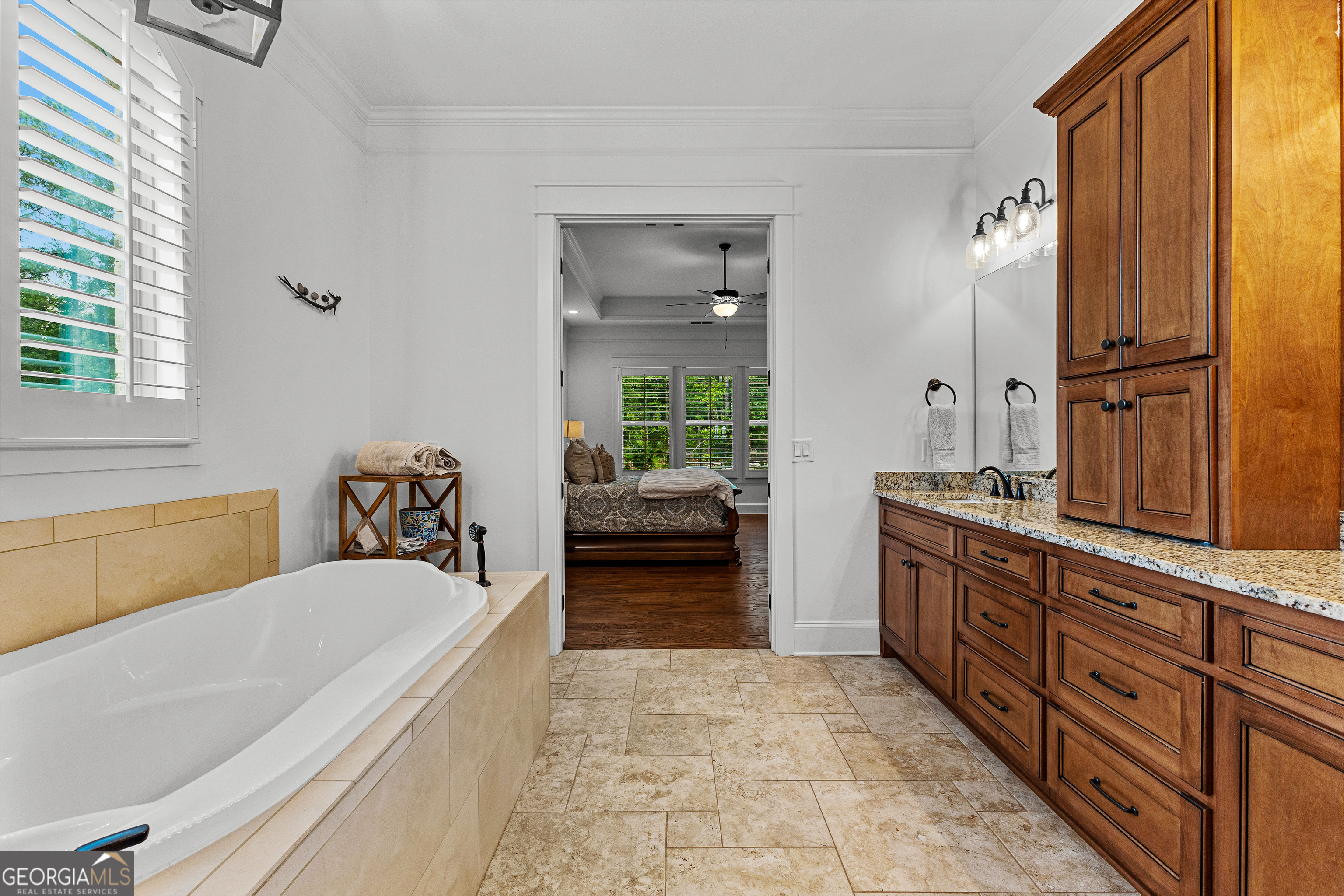 Tyrone, Georgia 30290, United States, 5 Bedrooms Bedrooms, ,5 BathroomsBathrooms,Residential,Pending,151123