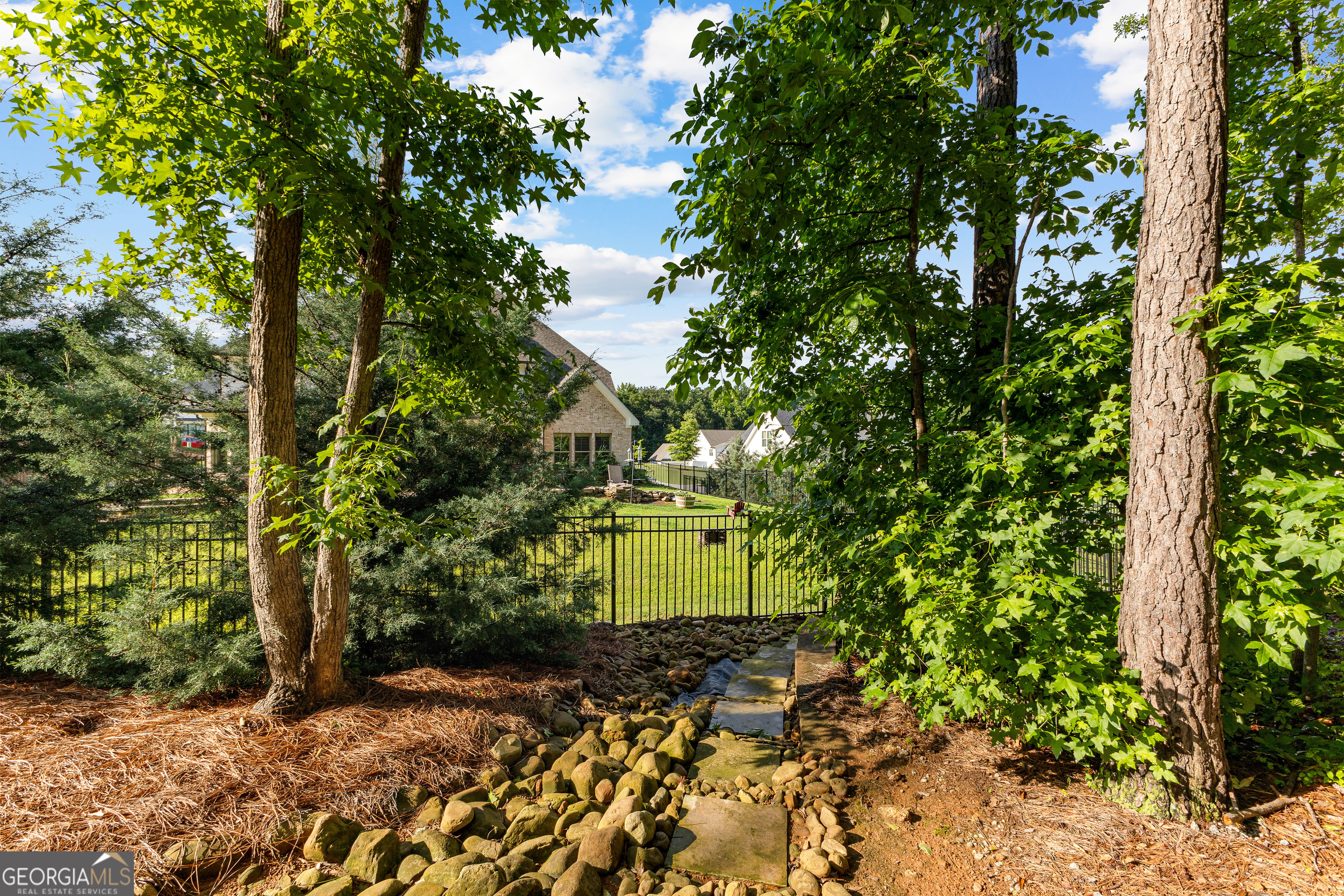 Tyrone, Georgia 30290, United States, 5 Bedrooms Bedrooms, ,5 BathroomsBathrooms,Residential,Pending,151123