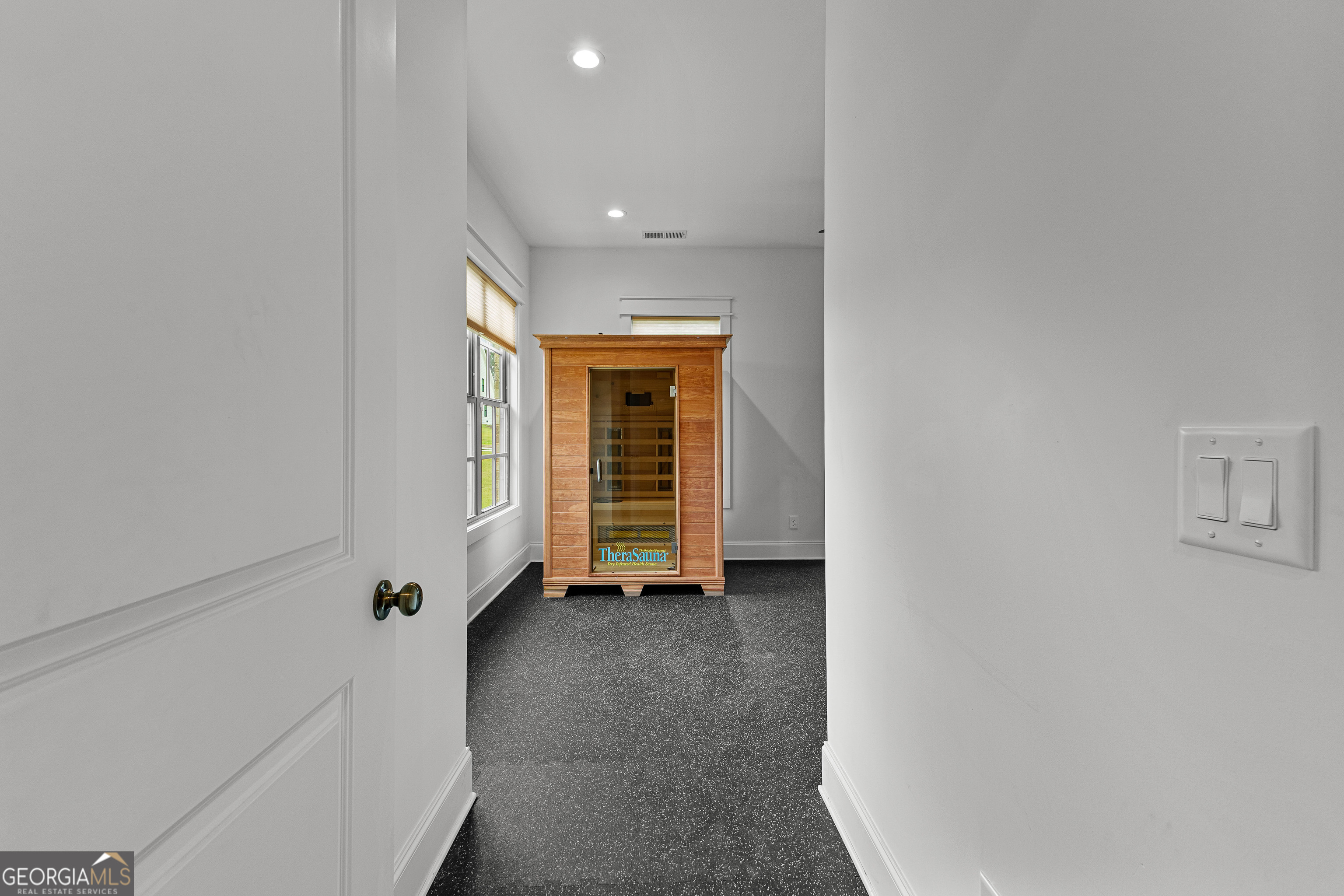 Tyrone, Georgia 30290, United States, 5 Bedrooms Bedrooms, ,5 BathroomsBathrooms,Residential,Pending,151123