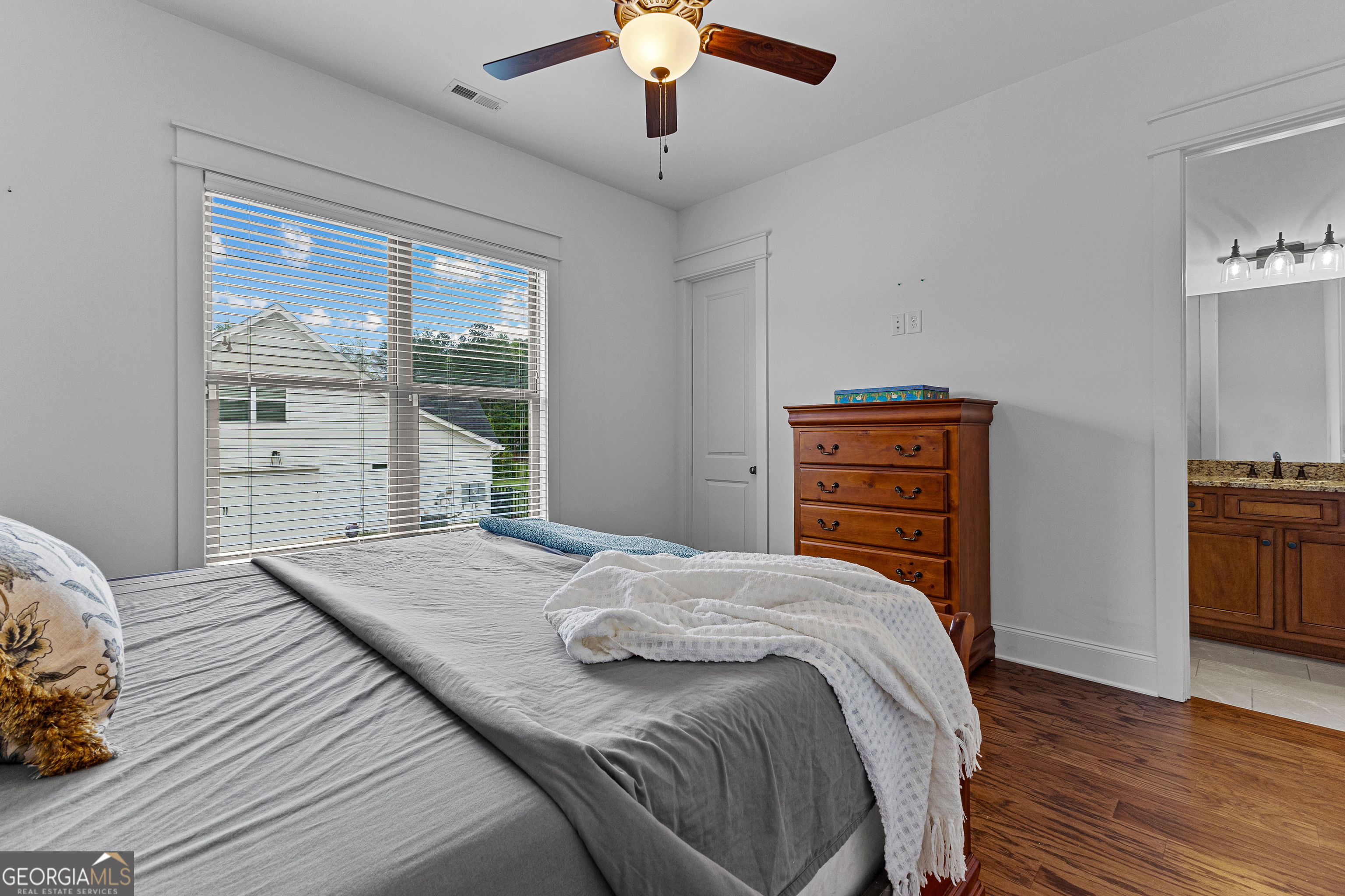 Tyrone, Georgia 30290, United States, 5 Bedrooms Bedrooms, ,5 BathroomsBathrooms,Residential,Pending,151123