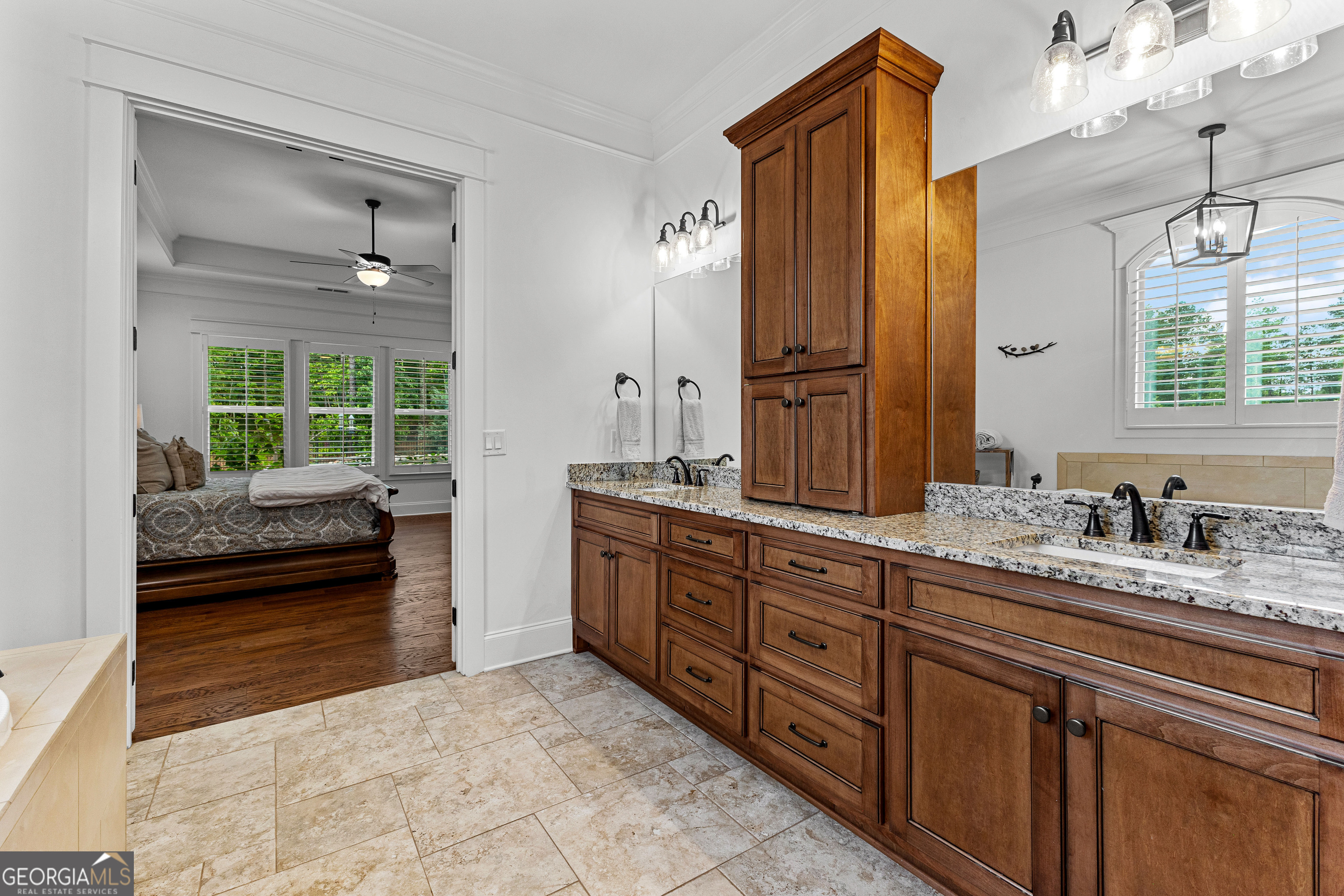 Tyrone, Georgia 30290, United States, 5 Bedrooms Bedrooms, ,5 BathroomsBathrooms,Residential,Pending,151123