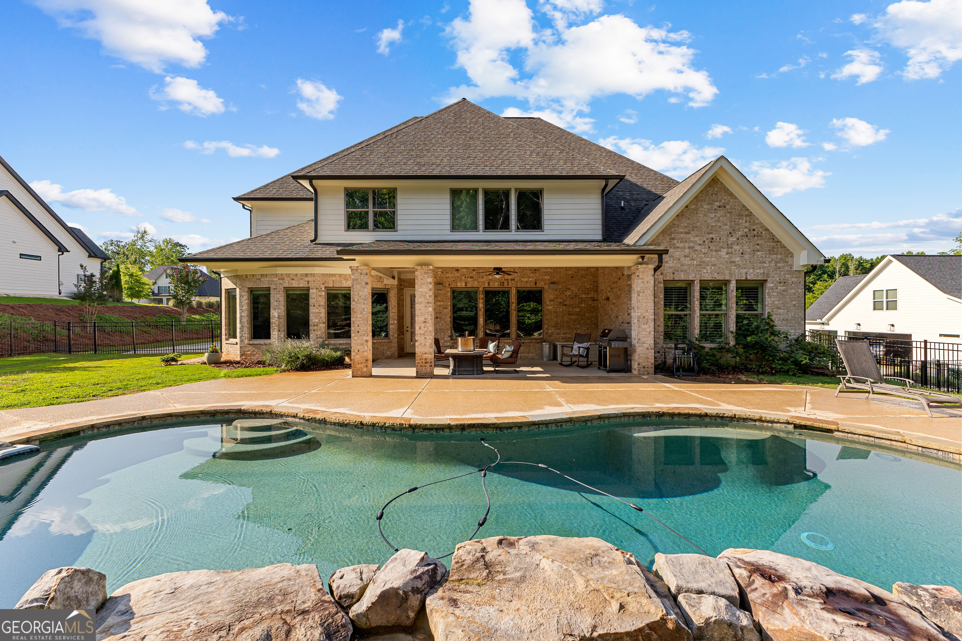 Tyrone, Georgia 30290, United States, 5 Bedrooms Bedrooms, ,5 BathroomsBathrooms,Residential,Pending,151123