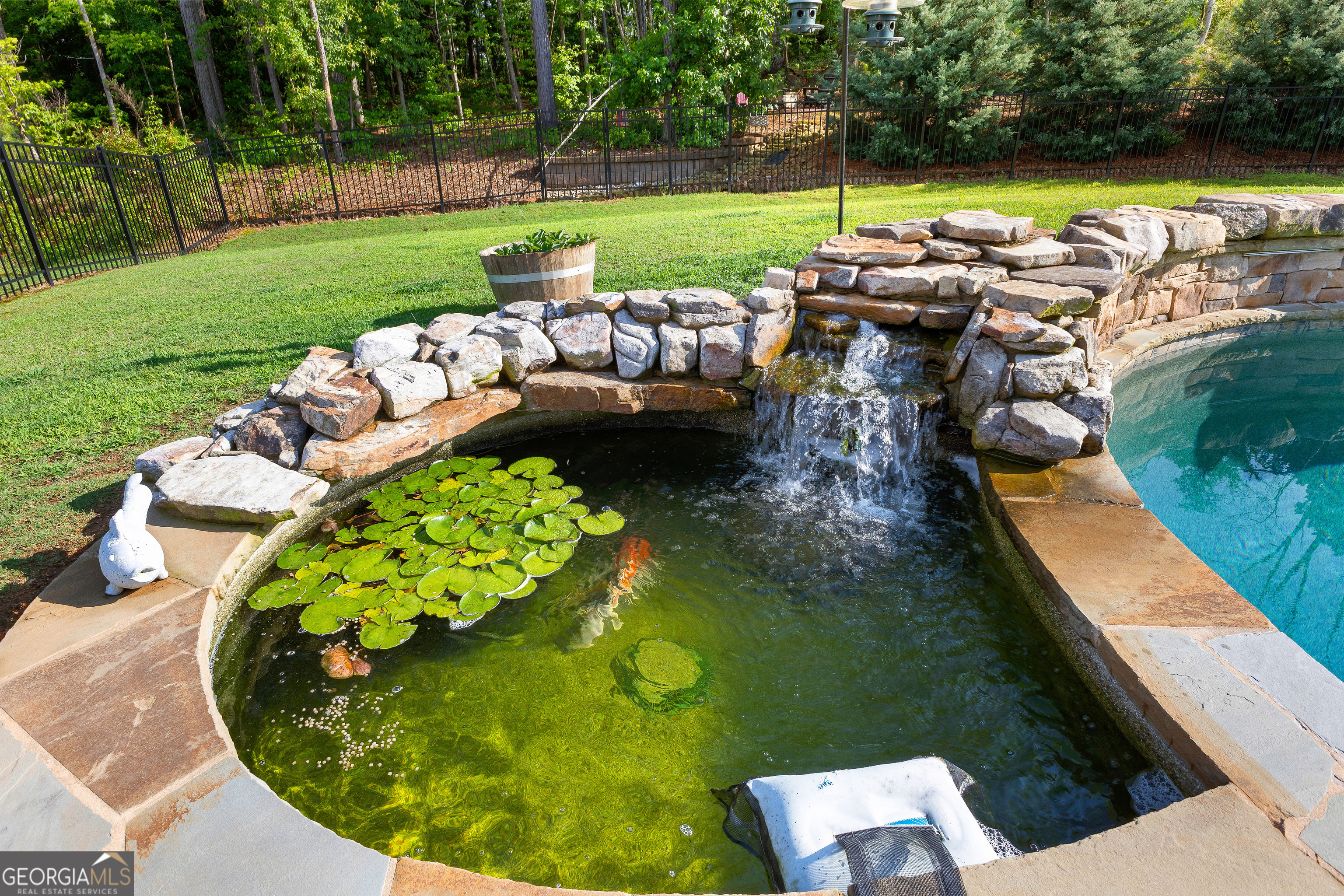 Tyrone, Georgia 30290, United States, 5 Bedrooms Bedrooms, ,5 BathroomsBathrooms,Residential,Pending,151123