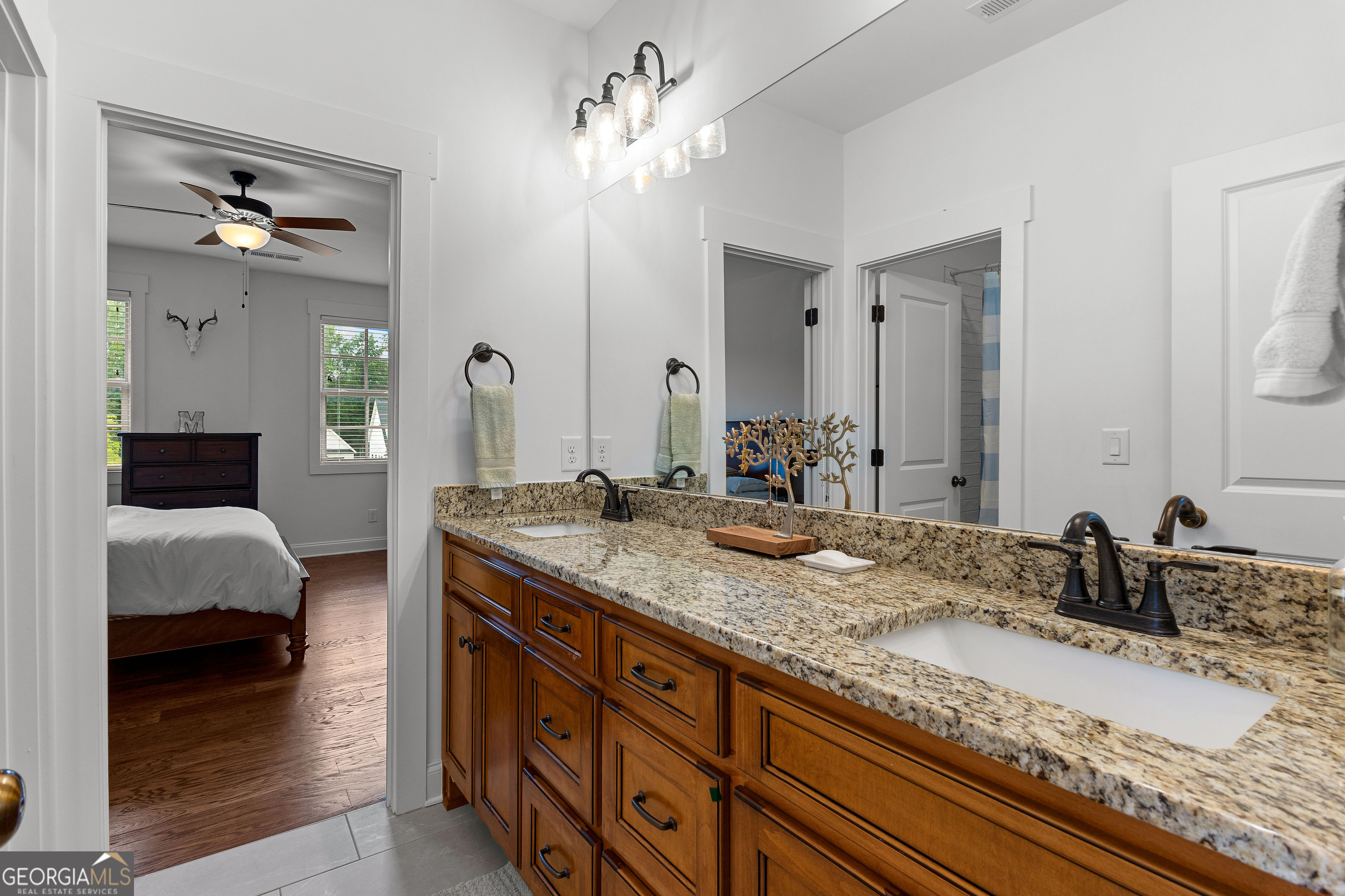 Tyrone, Georgia 30290, United States, 5 Bedrooms Bedrooms, ,5 BathroomsBathrooms,Residential,Pending,151123