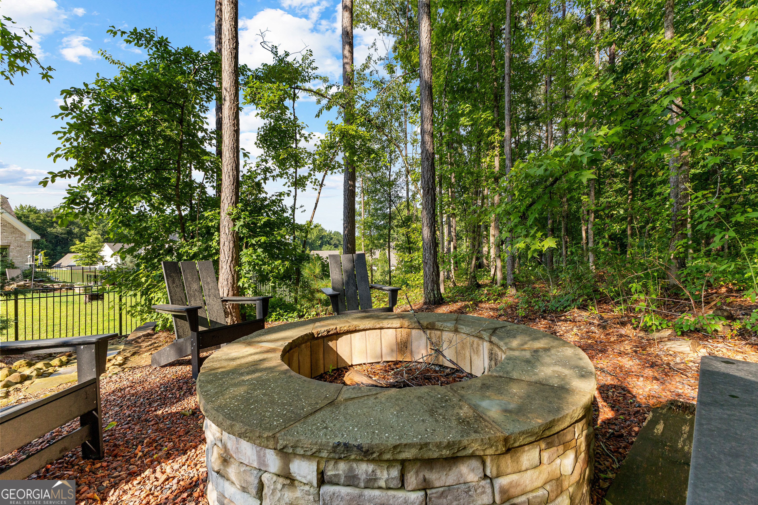 Tyrone, Georgia 30290, United States, 5 Bedrooms Bedrooms, ,5 BathroomsBathrooms,Residential,Pending,151123