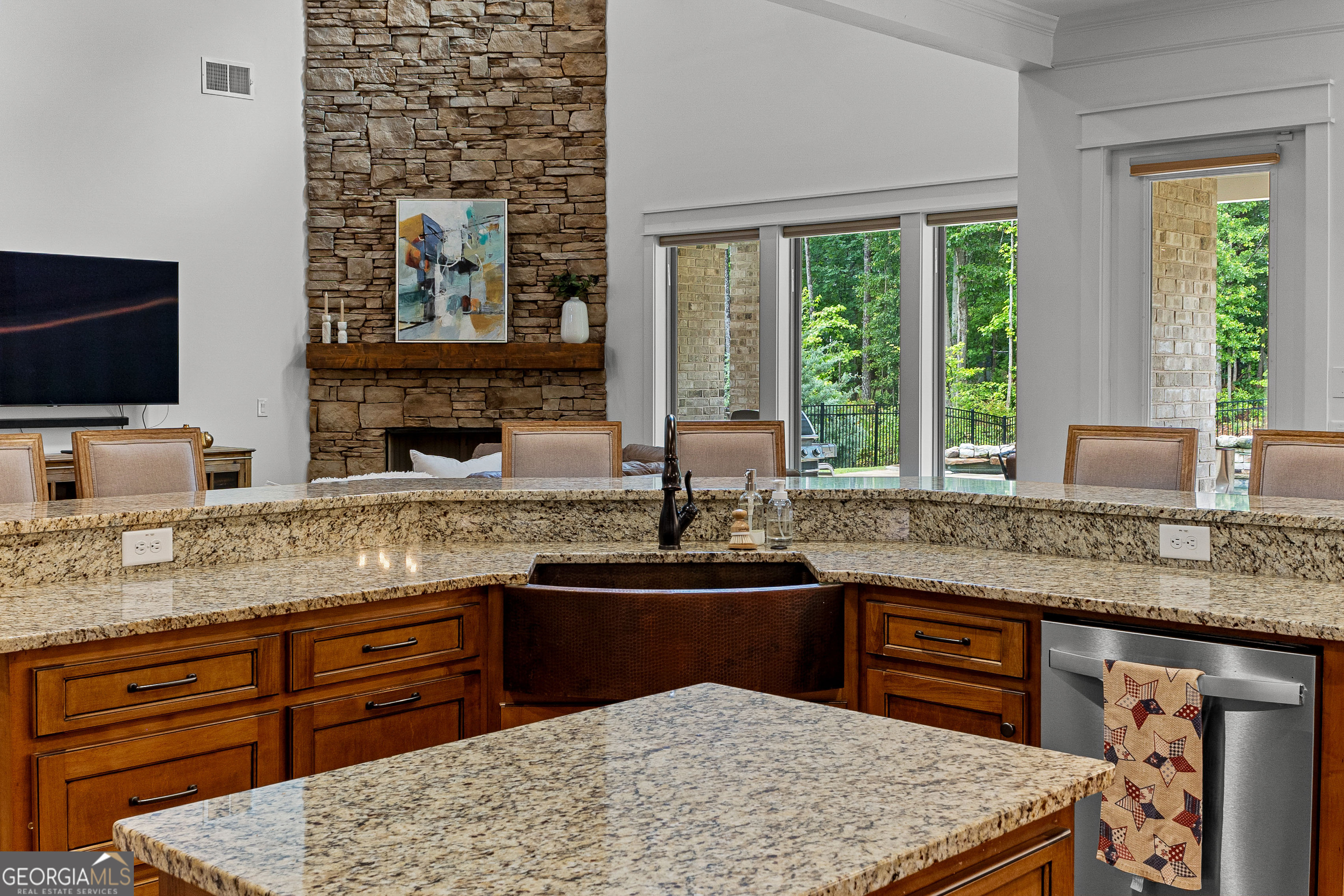 Tyrone, Georgia 30290, United States, 5 Bedrooms Bedrooms, ,5 BathroomsBathrooms,Residential,Pending,151123