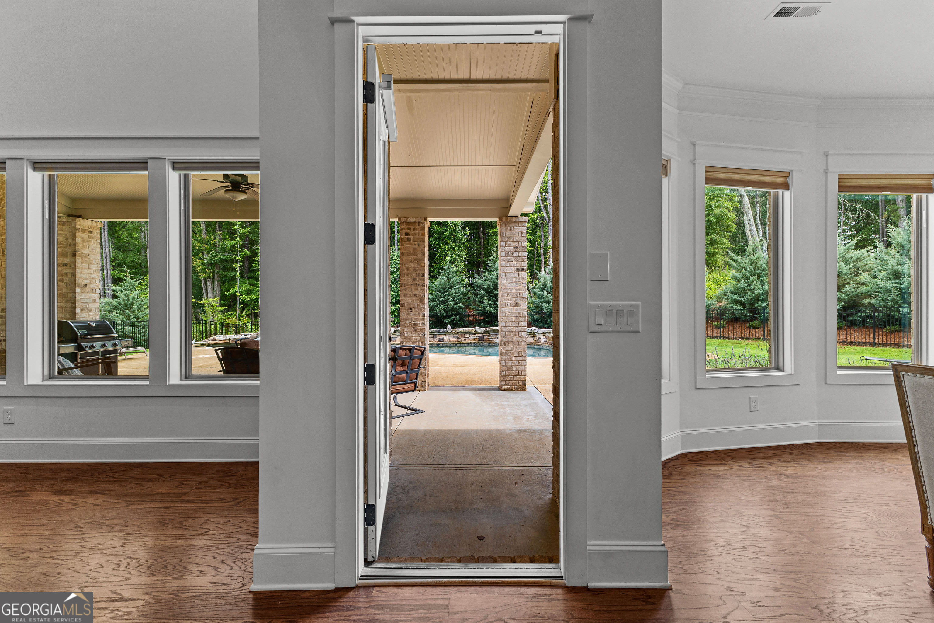 Tyrone, Georgia 30290, United States, 5 Bedrooms Bedrooms, ,5 BathroomsBathrooms,Residential,Pending,151123