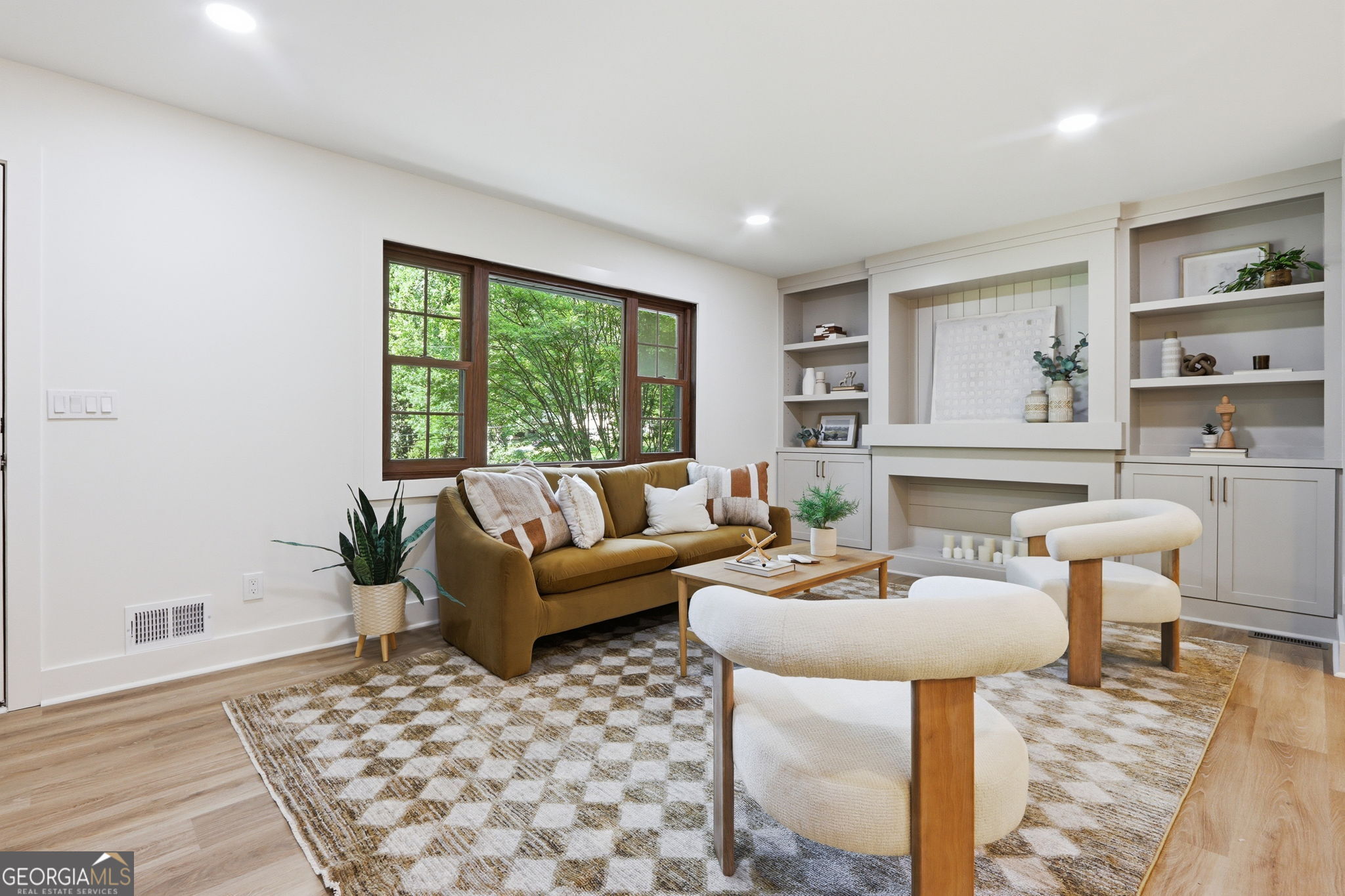 3331 De Leon LN