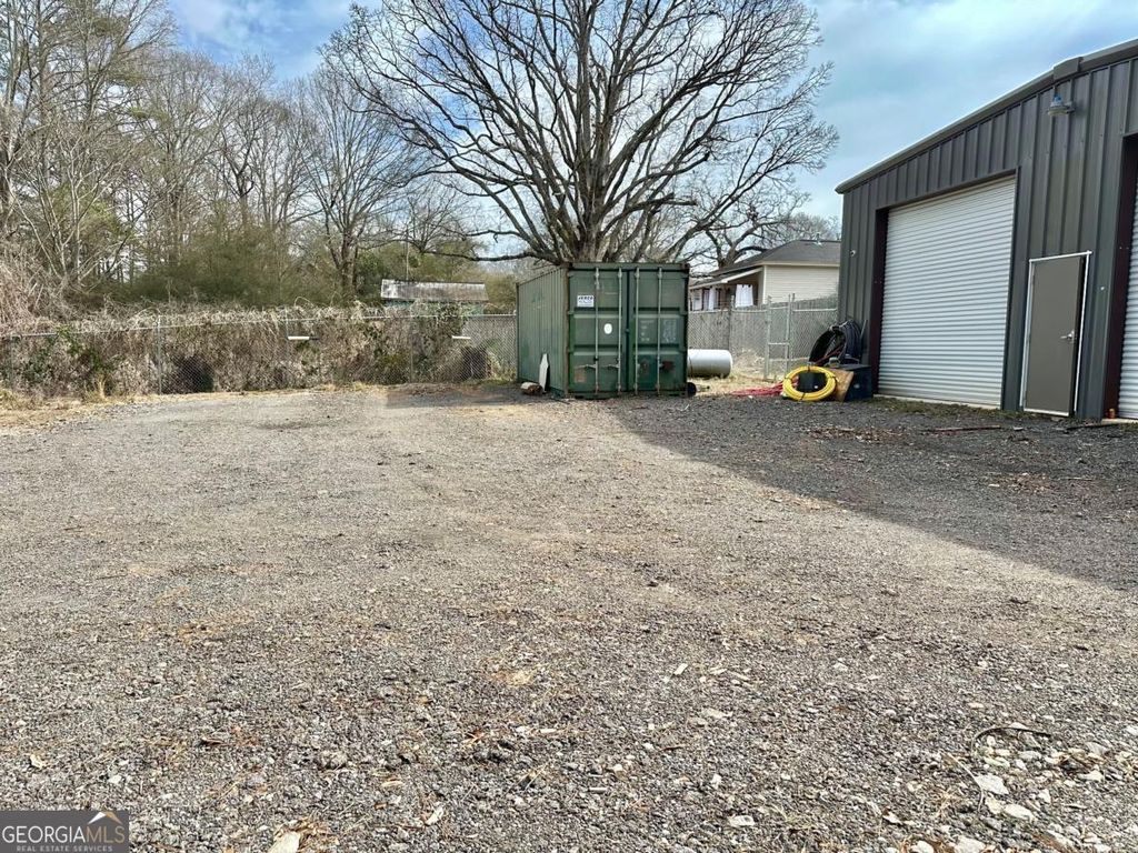 Photo of 205 Avenue C, Carrollton, GA 30117 (MLS # 10696165)