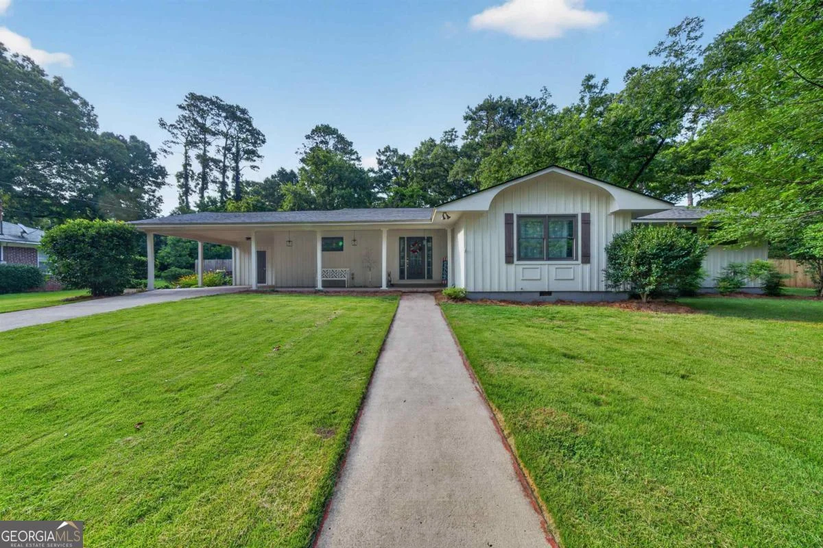 111 Dogwood Lane