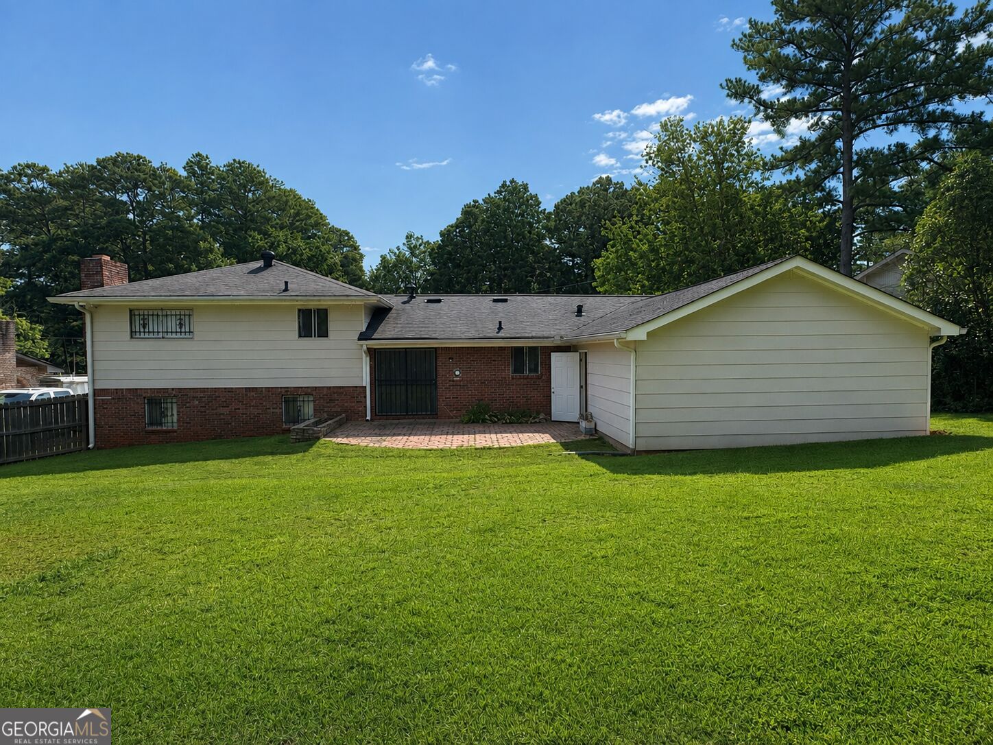 4121 Moore RD