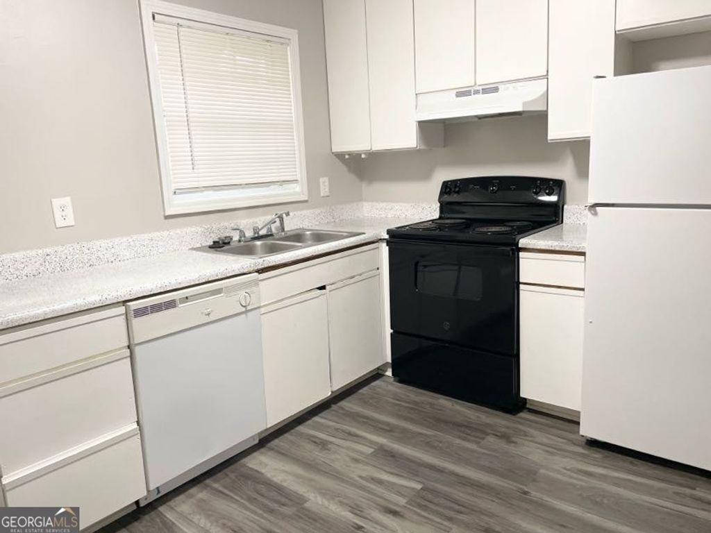 Photo of 111 W Burke Street #UNIT B-3, Stockbridge, GA 30281 (MLS # 10726209)