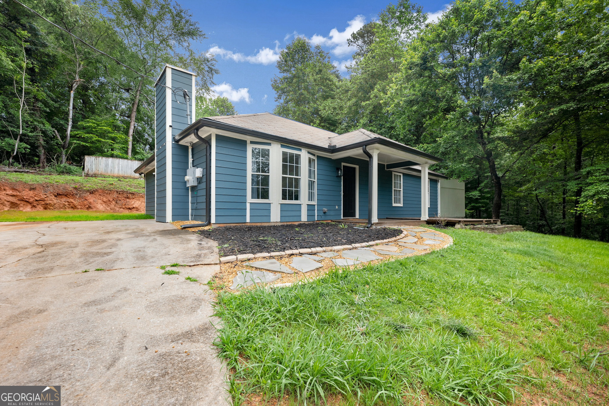 3208 Navajo CIR