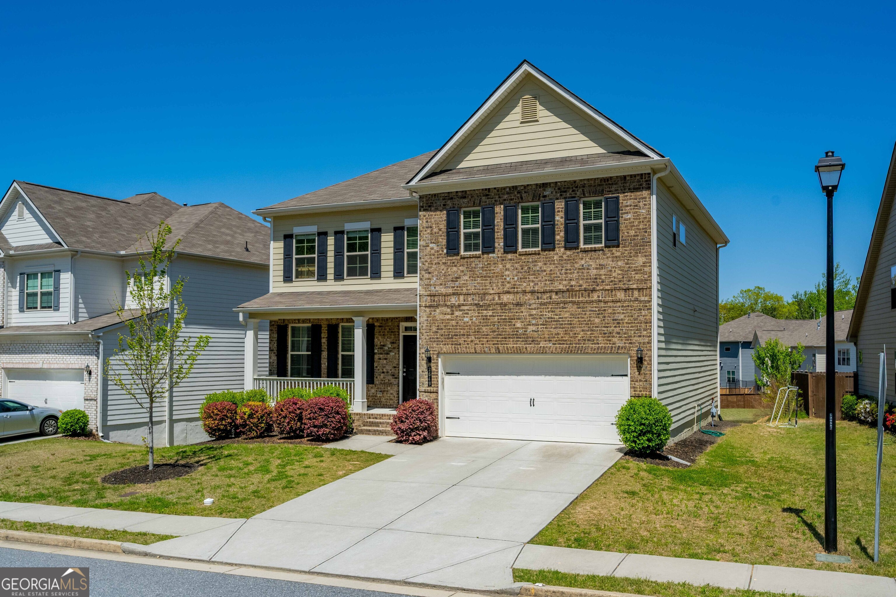 Built in 2019 and just freshly painted throughout, this Buford beauty offers an Oversized Primary Suite with a massive walk-in closet, a large loft, an open floorplan full of natural light, and a huge unfinished basement - ready for your vision. Located within walking distance to the community pool and mailboxes, and just minutes from the new Seckinger High School, shopping, restaurants, and easy interstate access, this home combines comfort and convenience in one perfect package!