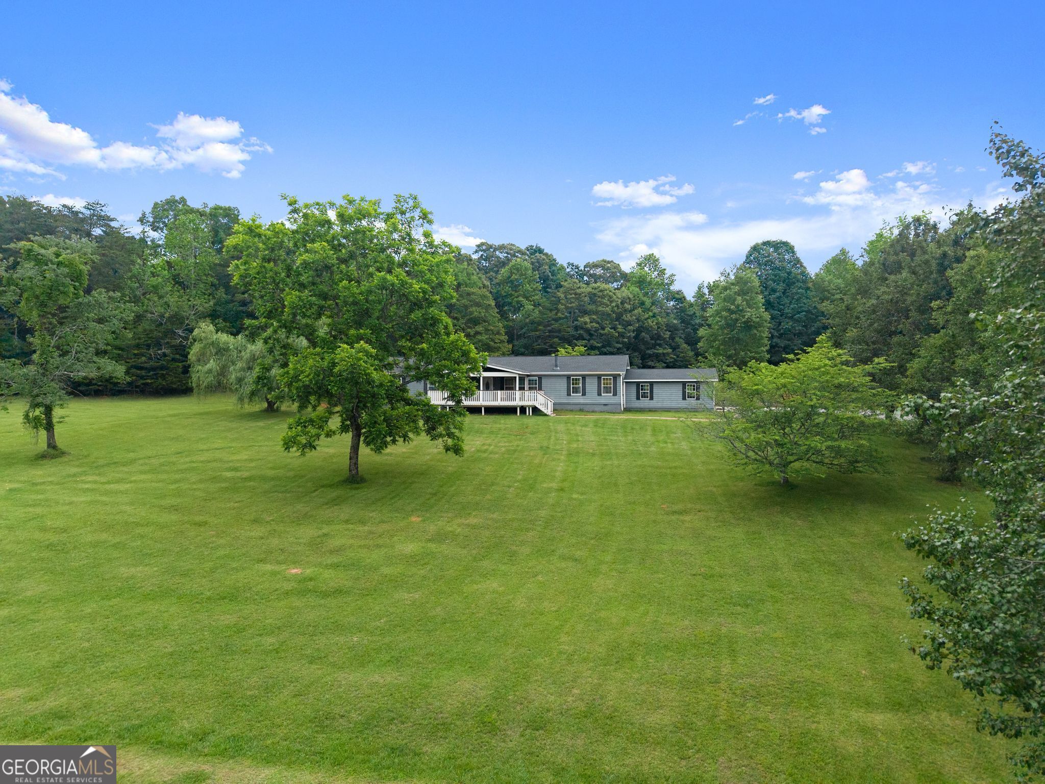 82 Bobbys DR