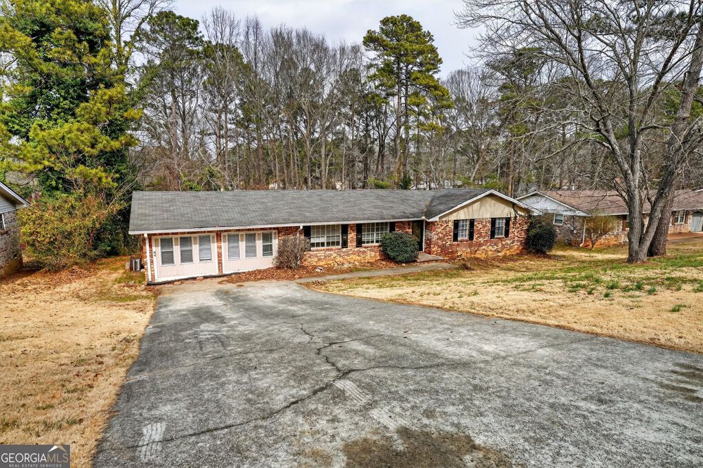 Photo of 2234 Seven Oaks Circle, Conley, GA 30288 (MLS # 10700303)