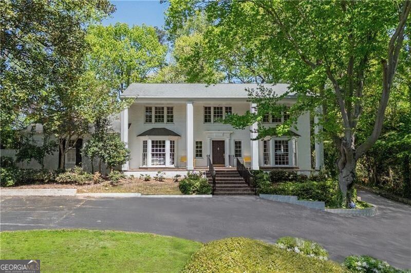 1011 W Paces Ferry RD NW