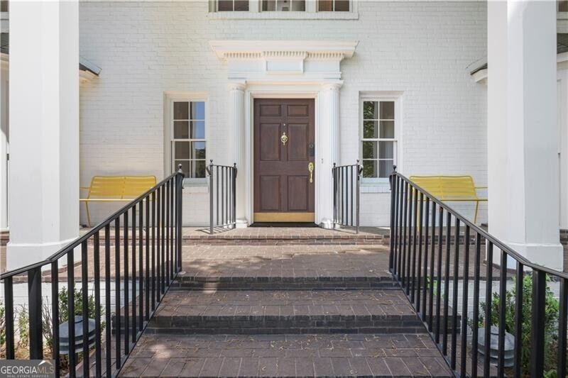 1011 W Paces Ferry RD NW