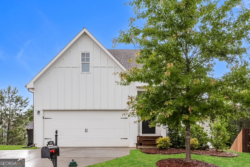 Photo of 128 Hood Park Drive, Newnan, GA 30265 (MLS # 10683842)