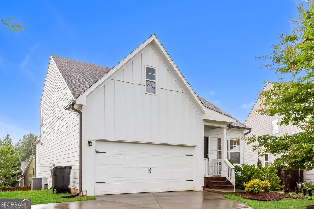 Photo of 128 Hood Park Drive, Newnan, GA 30265 (MLS # 10683842)