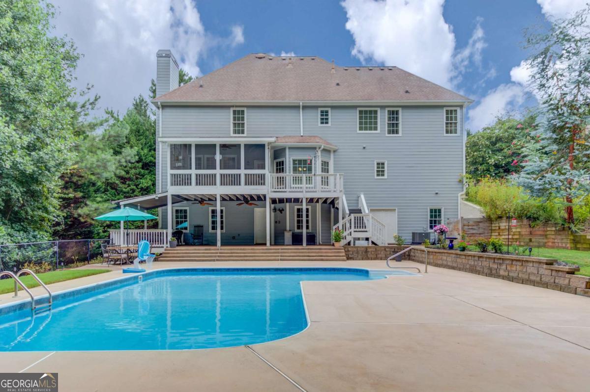 818 Oakridge TER