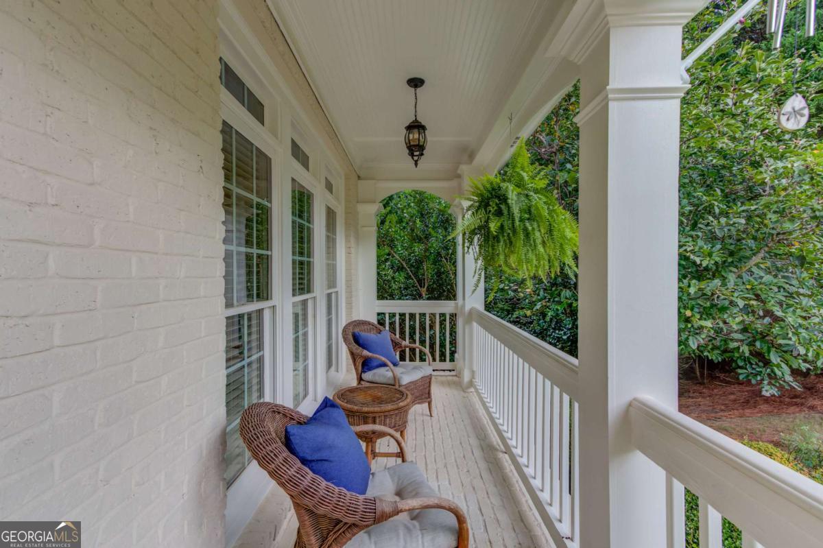 818 Oakridge TER