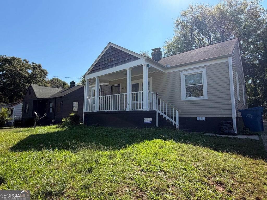 Photo of 952 Estes Drive SW, Atlanta, GA 30310 (MLS # 10874435)