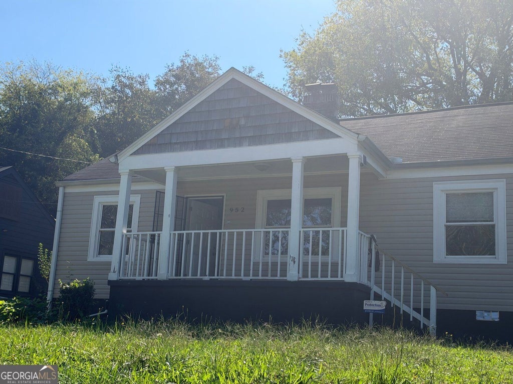 Photo of 952 Estes Drive SW, Atlanta, GA 30310 (MLS # 10874435)