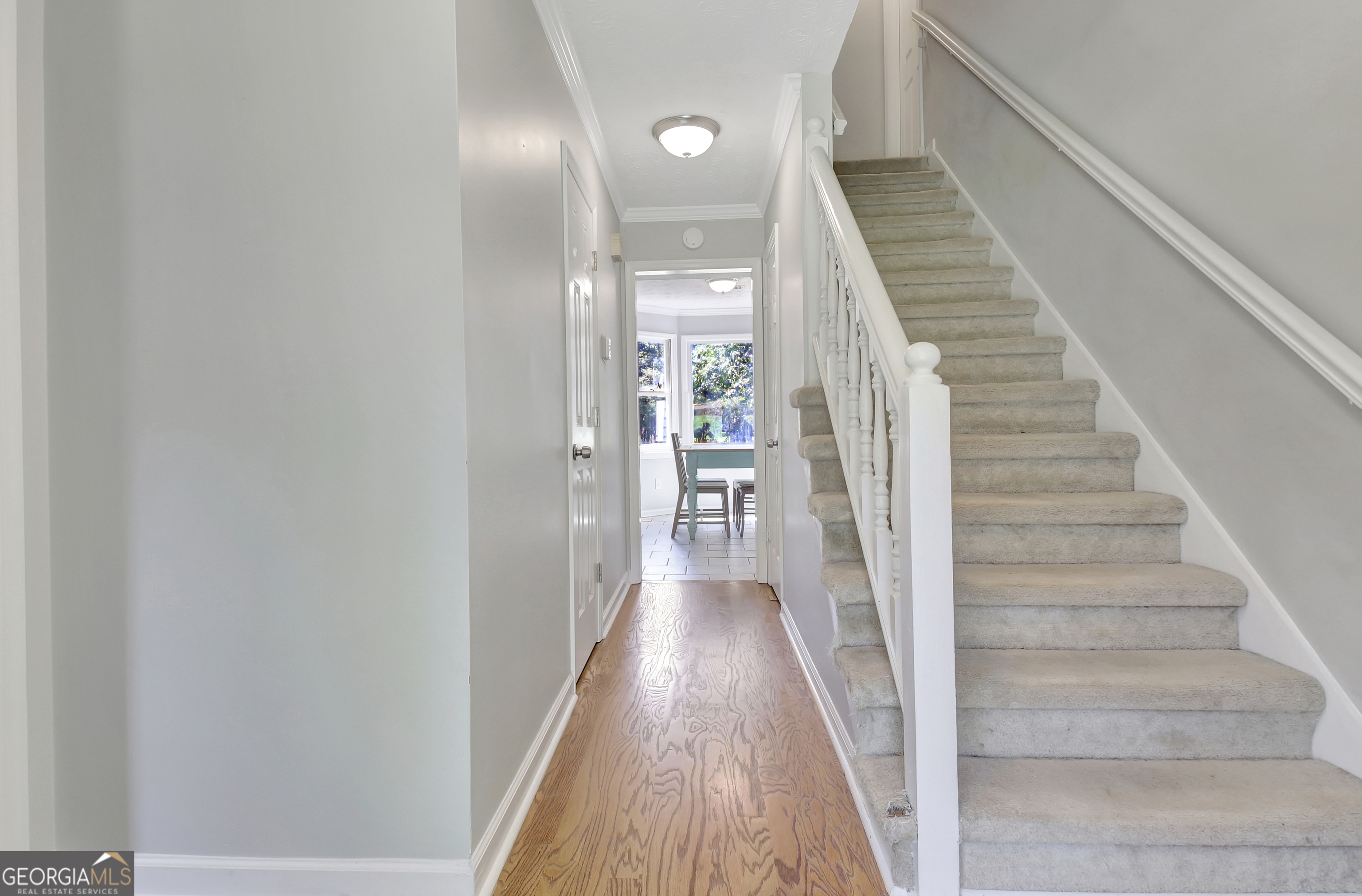 250 E Crestwood RD